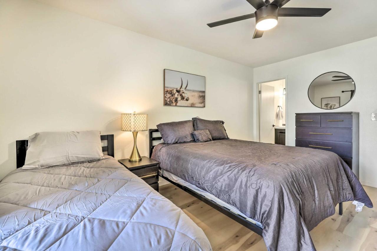 Renovated Chandler Townhome Walk To Downtown Экстерьер фото